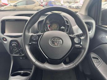 Toyota Aygo 1.0 VVT-i X-Play 5dr x-shift
