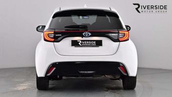 Toyota Yaris 1.5 Hybrid Dynamic 5dr CVT