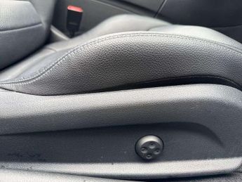 Mercedes-Benz C-Class Cabriolet C200 AMG Line 2dr Auto