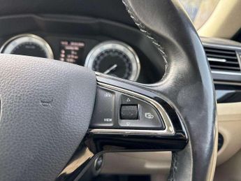 Skoda Superb Estate 2.0 TDI CR Laurin + Klement 5dr DSG [7 Speed]