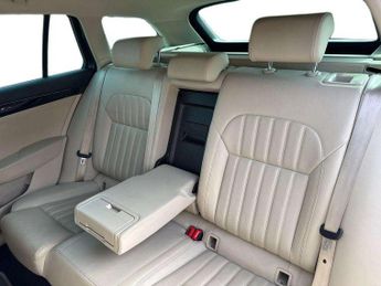 Skoda Superb Estate 2.0 TDI CR Laurin + Klement 5dr DSG [7 Speed]