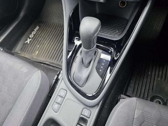 Toyota Yaris 1.5 Hybrid Design 5dr CVT