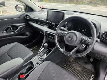 Toyota Yaris 1.5 Hybrid Design 5dr CVT