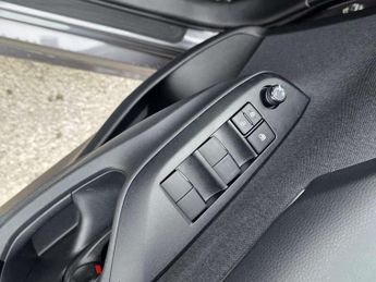 Toyota Yaris 1.5 Hybrid Design 5dr CVT