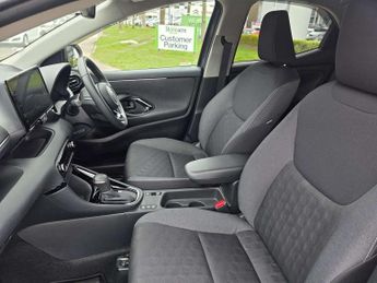 Toyota Yaris 1.5 Hybrid Design 5dr CVT