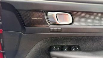 Volvo XC40 2.0 B4P R DESIGN Pro 5dr Auto