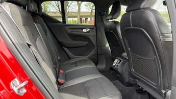 Volvo XC40 2.0 B4P R DESIGN Pro 5dr Auto