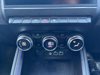 Renault Clio 1.6 E-TECH full hybrid 145 Techno 5dr Auto