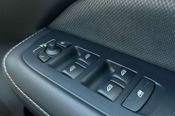 Volvo S60 2.0 T5 R DESIGN Plus 4dr Auto