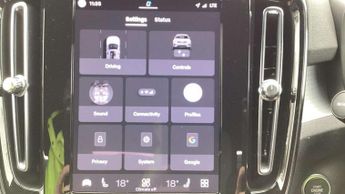 Volvo XC40 2.0 B3P Core 5dr Auto