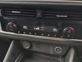 Nissan Qashqai 1.3 DiG-T MH 158 N-Connecta 5dr Xtronic