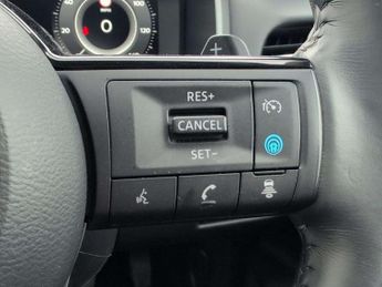 Nissan Qashqai 1.3 DiG-T MH 158 N-Connecta 5dr Xtronic