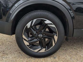 Nissan Qashqai 1.3 DiG-T MH 158 N-Connecta 5dr Xtronic