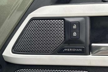 Land Rover Defender 3.0 D200 SE 90 3dr Auto [6 Seat]