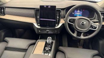 Volvo XC90 2.0 B5P Plus Dark 5dr AWD Geartronic