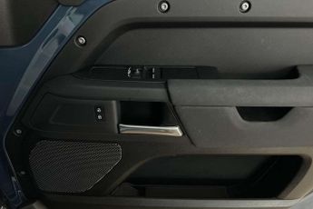 Land Rover Defender 3.0 D250 Hard Top Auto