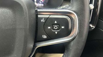 Volvo XC40 2.0 B4P Inscription Pro 5dr Auto