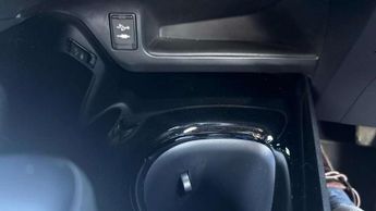 Toyota C-HR 1.8 Hybrid Design 5dr CVT