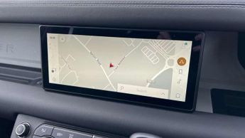 Land Rover Defender 3.0 D300 X-Dynamic SE 110 5dr Auto