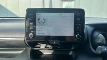 Toyota Yaris 1.5 Hybrid Design 5dr CVT