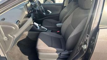 Toyota Yaris 1.5 Hybrid Design 5dr CVT