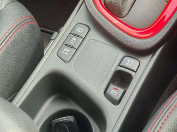 Toyota Yaris 1.5 Hybrid Launch Edition 5dr CVT