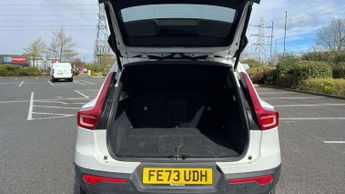 Volvo XC40 2.0 B3P Plus Dark 5dr Auto
