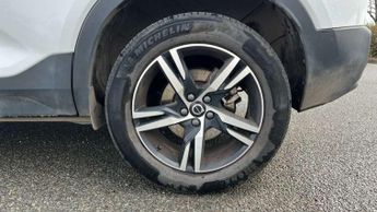 Volvo XC40 2.0 B3P Plus Dark 5dr Auto