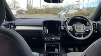 Volvo XC40 2.0 B3P Plus Dark 5dr Auto
