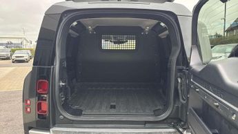 Land Rover Defender 3.0 D250 Hard Top SE Auto
