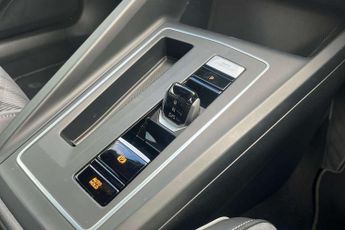 Volkswagen Golf 1.5 eTSI 150 R-Line 5dr DSG