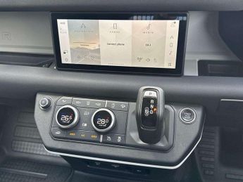 Land Rover Defender 3.0 D250 Hard Top Auto
