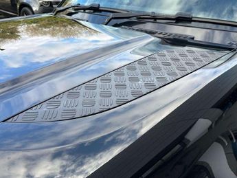 Land Rover Defender 3.0 D250 Hard Top Auto