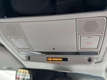 Land Rover Defender 3.0 D250 Hard Top Auto