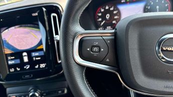 Volvo XC40 2.0 B4P R DESIGN Pro 5dr Auto