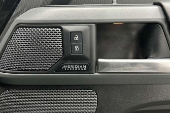 Land Rover Defender 3.0 D300 X 90 3dr Auto [6 Seat]