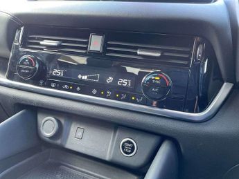 Nissan Qashqai 1.3 DiG-T MH 158 N-Connecta 5dr Xtronic