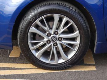 Toyota Avensis 1.8 Business Edition 5dr CVT Auto