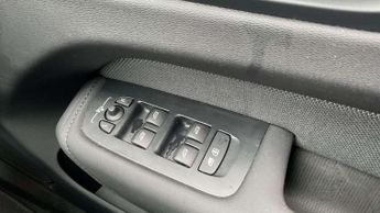 Volvo XC60 2.0 B5P Plus Black Edition 5dr AWD Geartronic