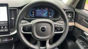 Volvo XC90 2.0 B5P Plus Dark 5dr AWD Geartronic
