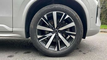 Volvo XC90 2.0 B5P Plus Dark 5dr AWD Geartronic