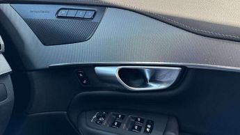 Volvo XC90 2.0 B5D [235] Plus Dark 5dr AWD Geartronic