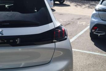 Peugeot 208 1.2 PureTech 100 Allure 5dr EAT8