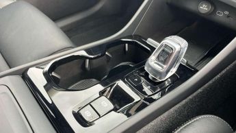 Volvo XC40 2.0 B3P Plus Dark 5dr Auto