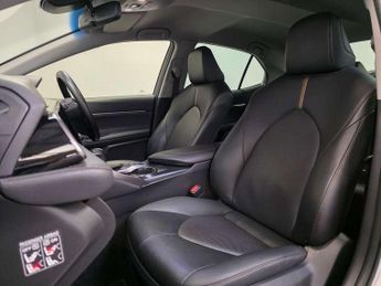 Toyota Camry 2.5 VVT-i Hybrid Design 4dr CVT