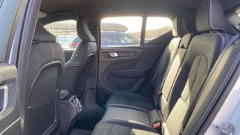 Volvo XC40 2.0 B3P Plus Dark 5dr Auto