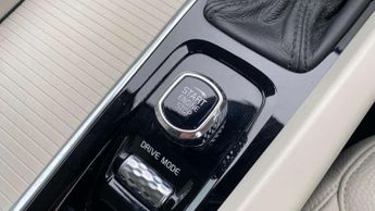 Volvo XC60 2.0 D4 Momentum Pro 5dr AWD Geartronic