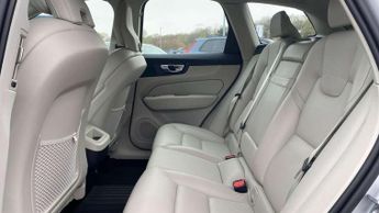 Volvo XC60 2.0 D4 Momentum Pro 5dr AWD Geartronic