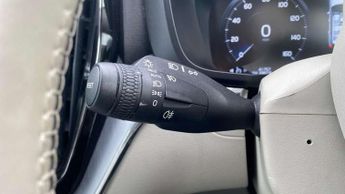 Volvo XC60 2.0 D4 Momentum Pro 5dr AWD Geartronic