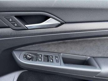 Volkswagen Golf 1.5 eTSI 150 R-Line 5dr DSG